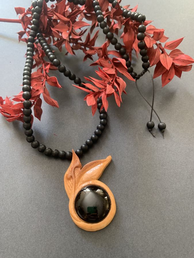 Night Leaf Necklace